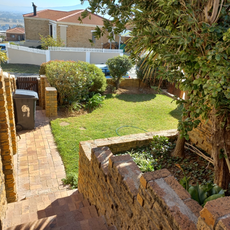 To Let 3 Bedroom Property for Rent in Mountainside Western Cape